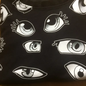 Anime T-Shirt - Säljes för att den inte används, Tjockt tyg, bra kvalitet 