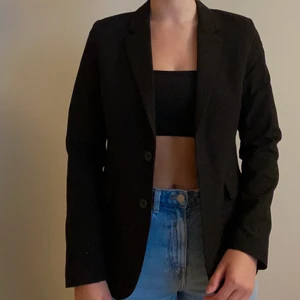 Kavaj - Svart kavaj som inte längre kommer till användning, perfekt till fest