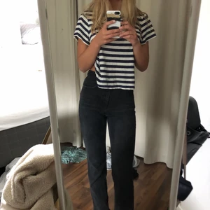 Nakd byxor - Ett par superfina byxor från NAKD. Säljer pga använder inte så ofta. De är i väldigt bra skick! Pris + frakt.