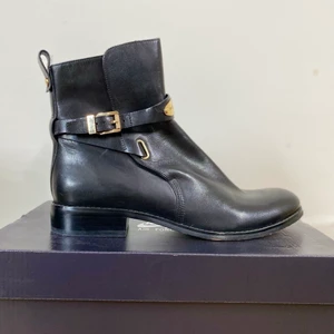 Svarta Michael Kors skor🖤 - Svarta Michael Kors skor🖤storlek 39/40🖤använda en gång och i mycket bra skick🖤