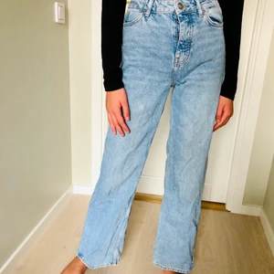 Ljusa flare jeans - Fint skick. Nästan aldrig använda.