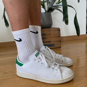 Adidas Stan Smith  - Fina Stan Smith med cool detalj i storlek 44.