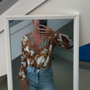 Body - Skitsnygg mönstrad body från Nelly💕💕