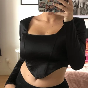 Silkes tröja - Tröja från Hm i storlek S, sitter tajt lverallt och är skiit snygg🥰