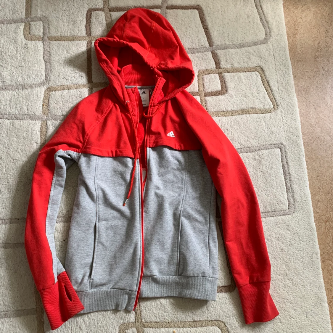 Adidas huvtröja med dragkedja  - 91