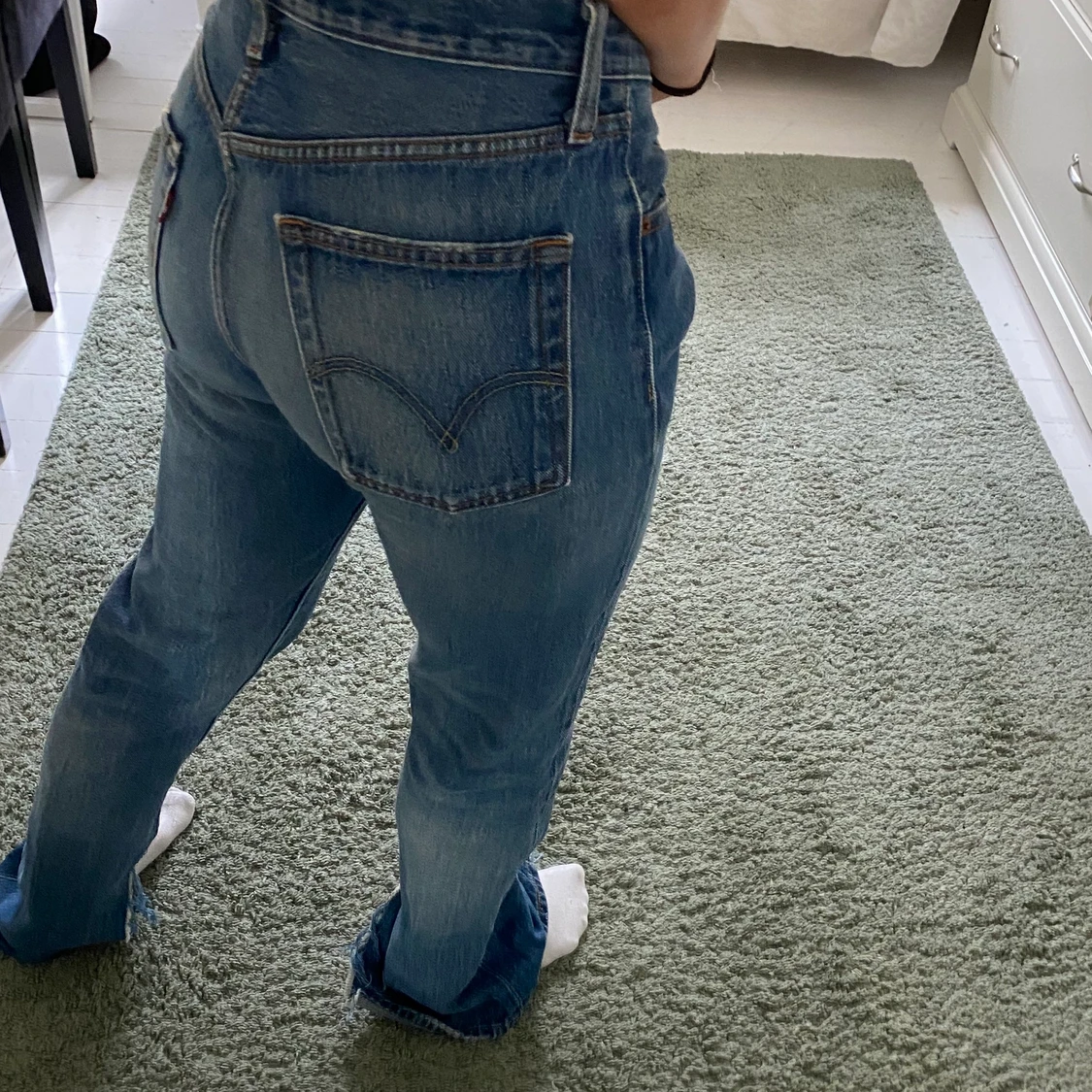 Levis 501 med hål och slits - 90