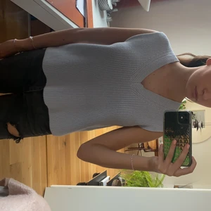 Zara Väst, Storlek S - Denna ”väst” från Zara har jag endast använda 1 gång, super gullig ljus blå färg. Man kan även ha en t-shirt under vilket blir super snyggt också
