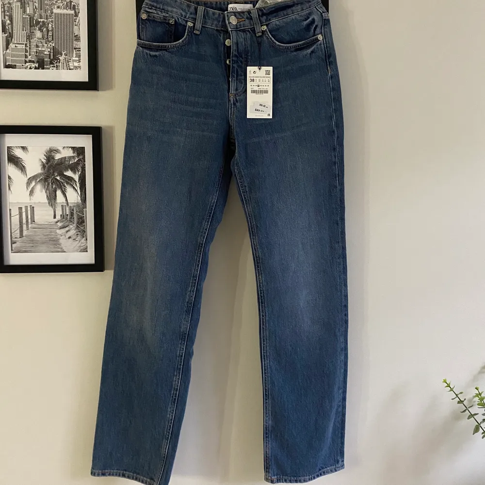 High Rise full length jeans från Zara😋 köpta för 399kr. Jeans & Byxor.