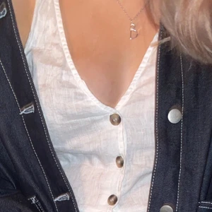 ⭐️LINNE⭐️ - Fint skick!! Passar fint nu till våren eller i sommar!! Tar emot bud ifrån 50kr(KÖP DIREKT:80)