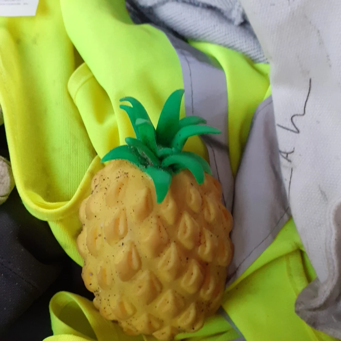 Ananas stresboll