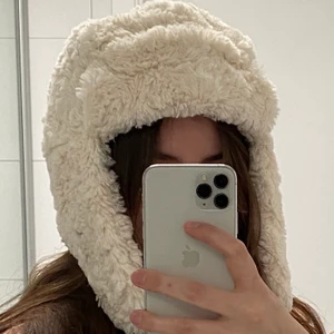 Mössa - Gullig mössa, knappt använd. Felfri