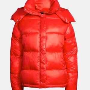 Pufferjacket Bikbok - Röd pufferjacket från Bikbok, använd fåtal ggr.