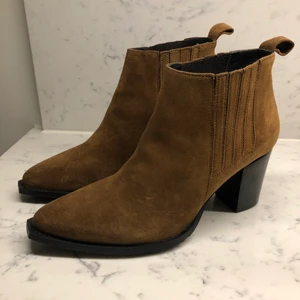 Skor Rizzo - ALDRIG ANVÄNDA, skor från rizzo i ljusbrun mocha