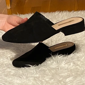 Svarta tofflor  - Svarta tofflor 🥿 BRA SKICK! 