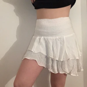 Vit kjol - En vit kjol från Shein! Storlek S (36)! 50 kr + ev frakt