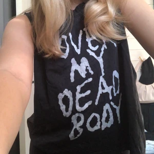 Linne - Linne från cheap monday🖤 i storlek xs. Köparen står för frakten❣️ buda i kommentarerna❣️