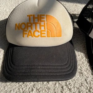 North face keps - Snygg välanvänd northface keps.💕