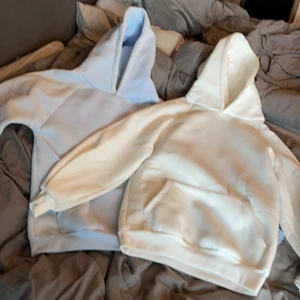 Hoodies  - Två super sköna lite större hoodies från SHEIN. 40kr styck 