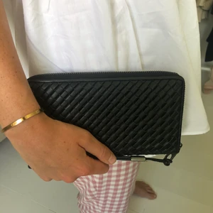 Bottega veneta inspirerad  - Så fin bottega veneta inspirerad clutch 