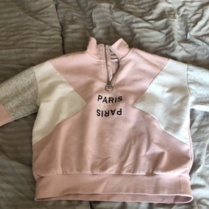 H&M - En fin rosa Hoosiers storlek 146-152 men tyvär har en liten fläck inne i tröjan