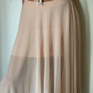 Kjol  - En lång kjol som jag bara har använt en gång