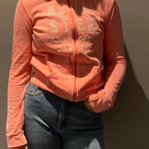 Rosa hoodie - Rosa hoodie med dragkedja, jätte tunn och skön