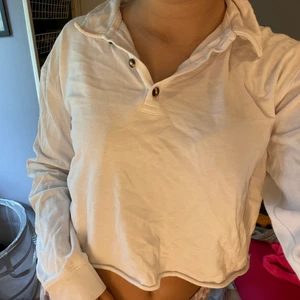 Tröja med knappar - Behöver strykas!! bara använd några få gånger