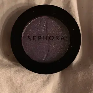 En oanvänd ögonskugga från sephora. Kan hämtas, mötas upp om i närheten eller levereras, men köparen står för frakt.