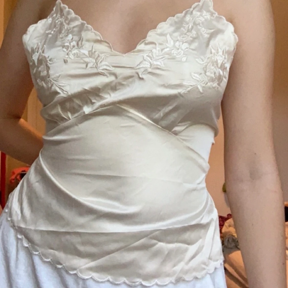 🧡Beige/guldigt linne med fina detaljer🧡