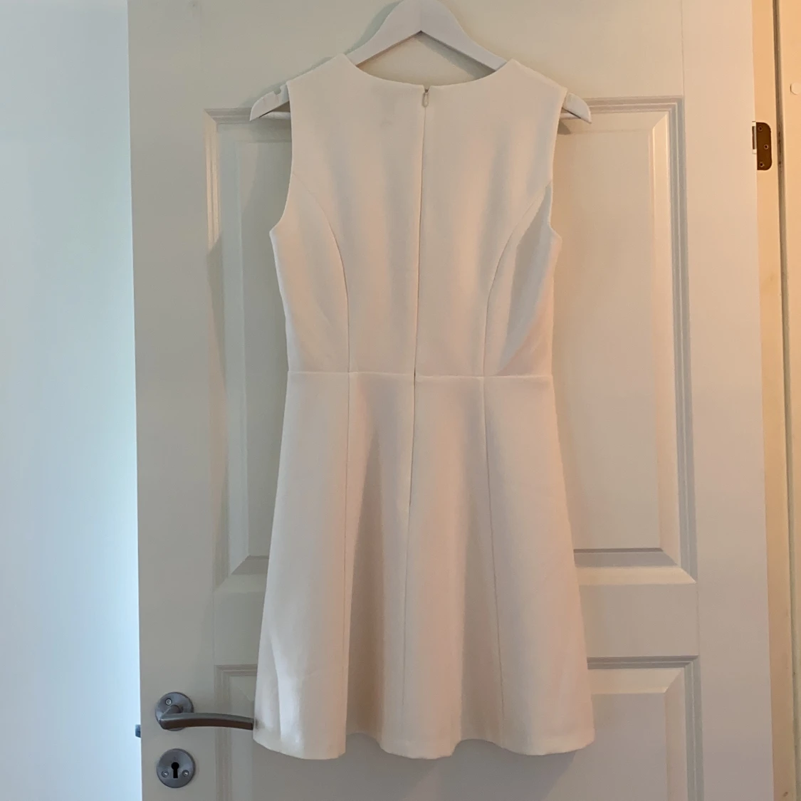 Oanvänd klänning från H&M i storlek 36 - 90