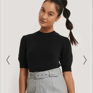 Misslisibell x Nakd tshirt - Jätte skönt och mjukt material. Lite längre i armarna! Passar S