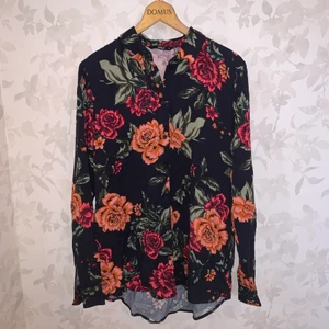 Blommig skjorta - Oanvänd skjorta från Only