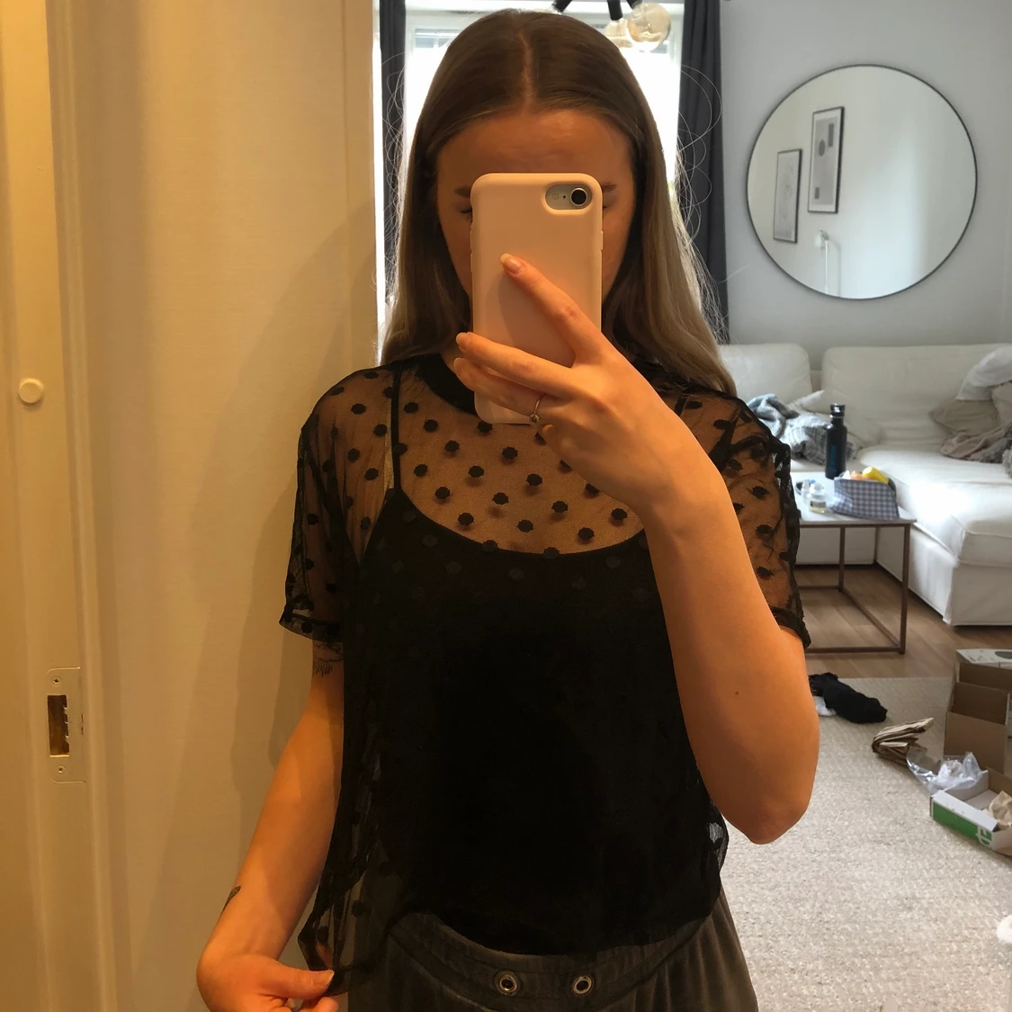 Svart mesh t-shirt med prickar - 90