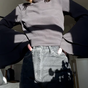 Blus från indiska - Världens finaste topp/blus med volangärmar som aldrig kommer till användning längre. Förtjänar ett nytt hem