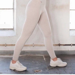 Aimn tights - Superfina tights från aimn, stl S Fint skick  Köpta för 600kr