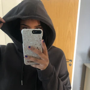 Hoodie - Hoodie köpt från Nelly i super snygg grå färg, kommer inte till användning ❤️ köpt för 500kr