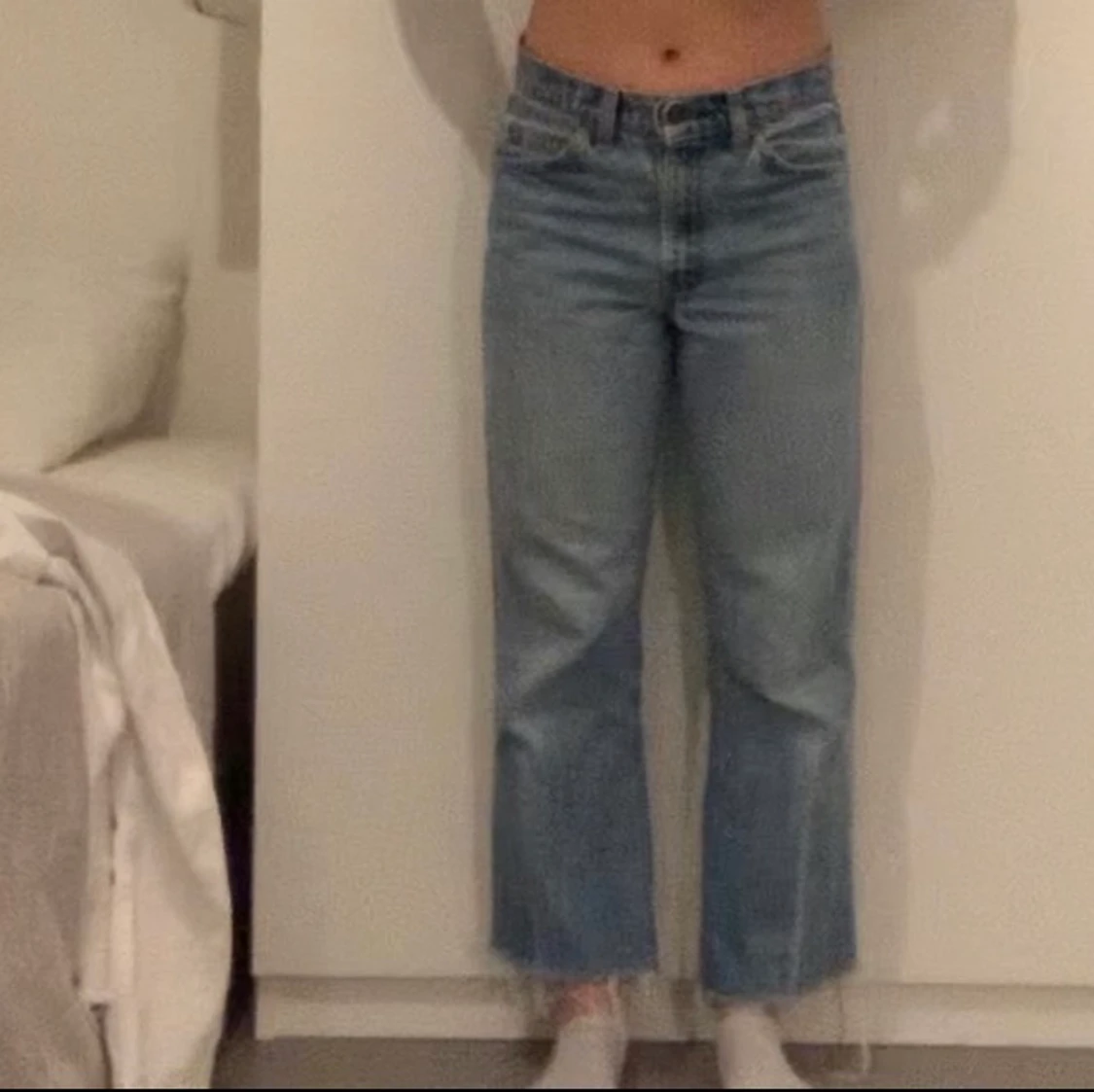 ljusblå levis jeans - 90