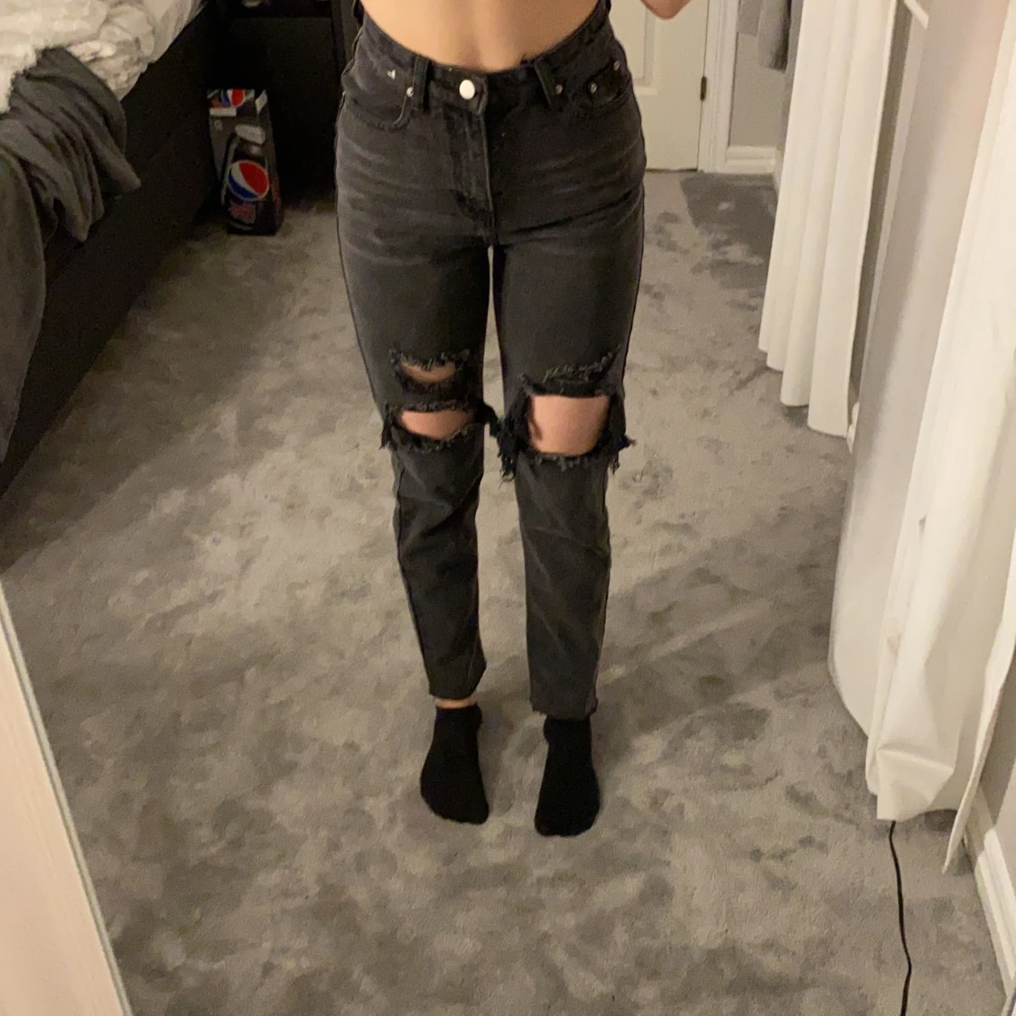 Svarta jeans med hål - 90