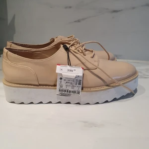 Nya loafers från Zara - Snygga skor från Zara oanvända. Nypris 399:-
