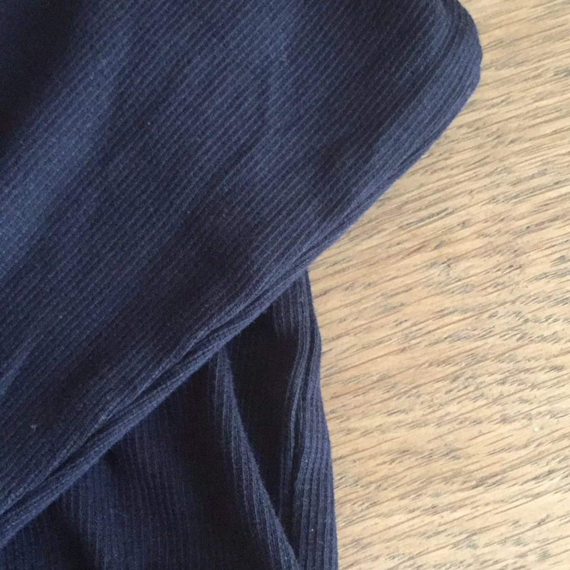 Svart långärmad tröja  - 91