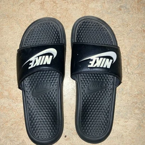 Tofflot - Nike tofflor 