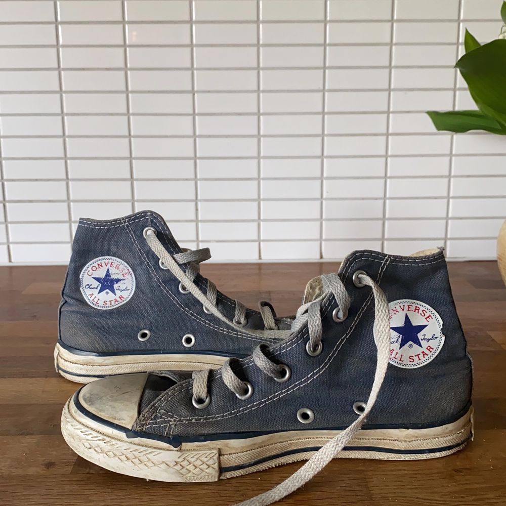 Höga blå converse skor | Plick Second Hand