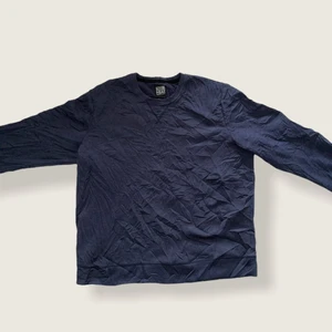 Blank sweatshirt, stretch  - Skick: 8/10.                                                                             Ser lite skrynklig ut men är väldigt stretchig och bekväm tröja. Storlek XL men är mer som L. 