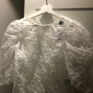 Sommartopp från Gina  - Aldrig använd 