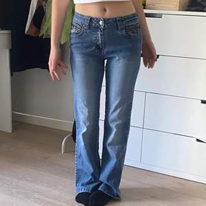 Coola vintage jeans från second hand🙌💯💅 korta för 170+ 🤷‍♀️  100+ frakt