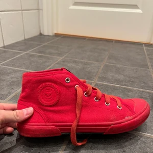 Björn Borg skor - Björn Borg skor som liknar Convers. I bra skick och väldigt fina. Storlek 40. 80kr + frakt💞