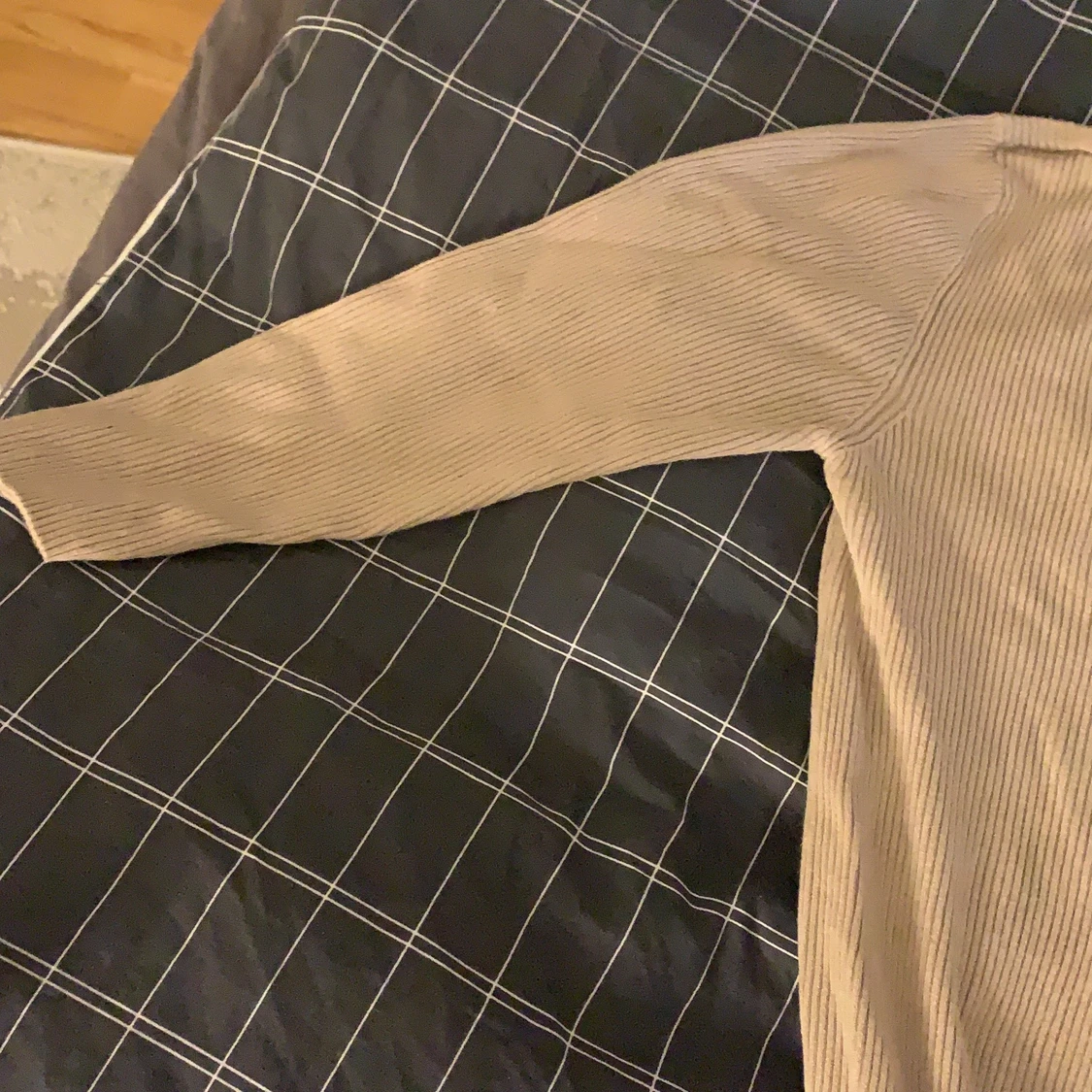 Tröja med knytning - 91