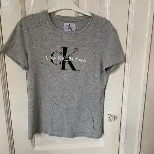 T-shirt från calvin Klein i storlek S. Bra skick.
