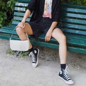 Svarta converse  - Helt nya converse, endast använt 1 gång. Kan skicka egna bilder