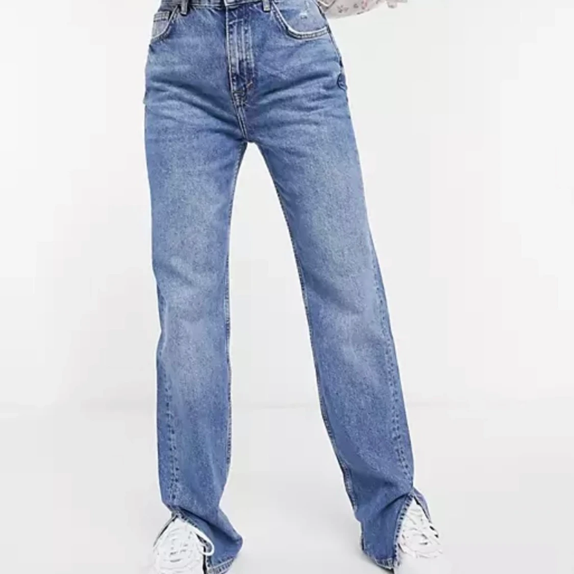 Raka jeans med slits